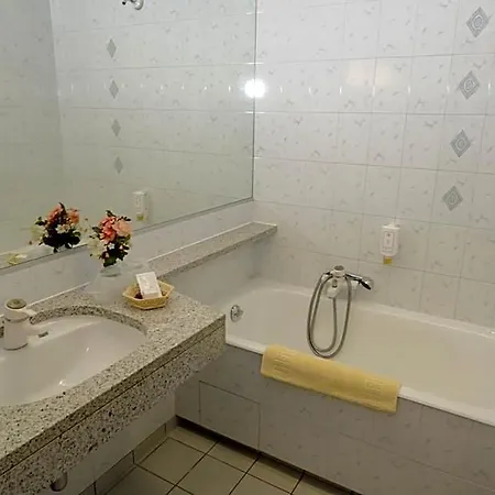 4c Hotel 3*